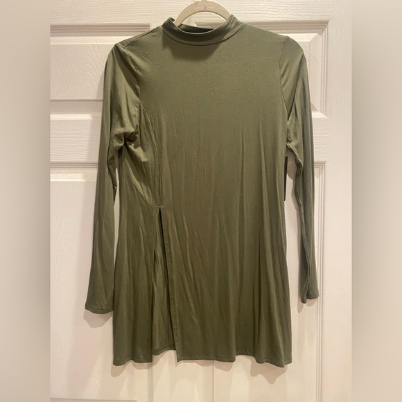 Lulu’s top - Picture 2 of 3